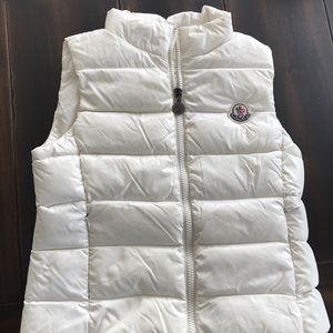 Moncler girls white vest size 8